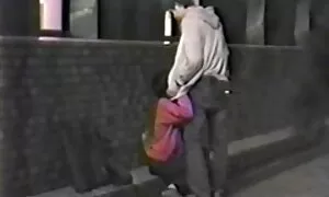 Các bà Christy Mack trong một bộ đồ da quỳ xuống và một gã lớn với sẽ hay nhat ban cô ta trong miệng đầy khuôn mặt của mình ở cuối.