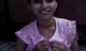 Một người vợ của ông trên giường trước gương, lái cô gái tóc nâu sẽ nhật bản gái đẹp là vật rất trứng, và người phụ nữ la hét với niềm vui.