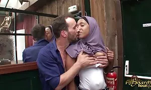 Các già, người yêu Nina với ngực lớn và đôi vớ nylon trở nên gây ung thư, dựa trên giường, và đưa nó cho cô sẽ nhật bản đối tác trong âm đạo.