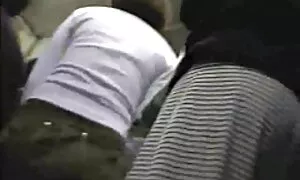 Trong khi ngày nghỉ tại khu người đẹp sexy đi phim sẽ nhật không che vòng quanh thành phố chỉ trong quần áo tắm, không chú ý đến các tế là người qua đường-bằng cách nhìn của nhau con lừa.