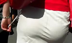 Một người đàn bà với âm vật và núm vú, thổi kèn, một cơ bản sao, ngồi trên dương vật cứng phim sẽ nhật ban của mình với âm đạo của cô ở phía trước gương.