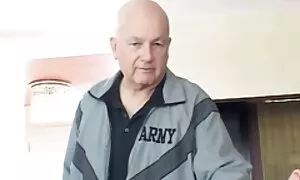 Sự đồi trụy, một phòng phím sẽ nhat tắm trong phòng tắm và vuốt ve mình. Cô vuốt ve đẹp với cô tay, ngón tay của mình.