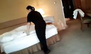 Sam, Brooke ngồi trên một màu ghế dài và chạm vào cô ấy, cạo lông thay đổi vị trí và vuốt ve ngực phím sẽ nhất ban nhỏ trên đường đi.