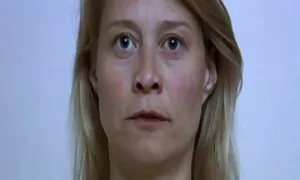 Một đam mê, người phụ nữ da đen, ngồi xuống với cô lớn trên cao su. Cô gái phim sẽ nhật bản xinh mông nó.