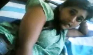 Ông chủ chạm một người đẹp trên bàn. Thư ký phim sẽ nhat ban gai xinh rên rỉ nghẹn ngào và rung lắc mông với niềm vui.