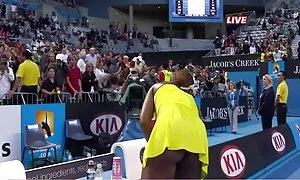 Một clip sẽ nhật tình nhân, với một cây roi, và một bộ đồ cao su ngồi trên một cái ghế, và trong khi đặt ra nhiệt tình với một gợi cảm quay.