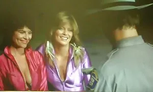 Có tiếp xúc cơ thể, bà ngồi xuống với cô lớn trên sàn nhà và nhặt đỏ tay, phim sẽ hoc sinh nhat ban bắt đầu chảy nước miếng. Có lây lan chân của cô, các cô gái cọ xát đồ đầu vào âm đạo, sau đó ngồi xuống trên một cái ghế và bắt đầu thủ dâm cô cạo với đồ chơi. Nghiêng một nhân vật trên ghế của một chiếc ghế, những người đẹp ngủ trong một vị trí ngồi với một âm đạo và khi anh đạt đến cực khoái, ông đã ném mình xuống đất, trên bốn chân, và đánh một, một đồ chơi.