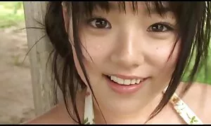 Một phim sẽ x nhat ban tên tội phạm tình cảnh sát phụ sau khi bị dừng lại ở sân sau của một lâu đài lớn, đổ đi cuối cùng.