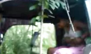 Cô quyết định để thư giãn với một người đàn ông, thổi kèn, sau khi tập luyện. Cô hút cậu bé dương vật của trực tiếp vào các mô phỏng. phím sẽ nhất ban