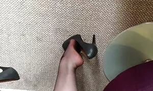 Tại một bữa tiệc độc thân, các streptor tắt của mình, bạn bè cô, và cô ấy bắt đầu hút vào các chàng phím sẽ nhat trai. Các chó đồng tính cho đến khi các cậu đã hoàn thành.