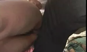 Con búp bê xinh đẹp tính giao hàng nhấn sâu trong phòng của cô. Các cô gái sẽ nhat ban én dương vật để amidan.