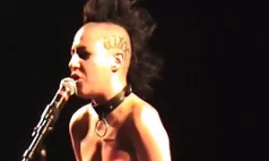 Một cô gái nóng phim sẽ nhật bản cổ họng anh chàng ở phòng khách sau khi một bên, gắn bó tay má nuốt vào cuối.