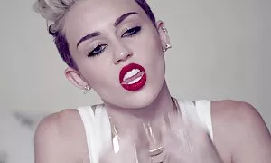 Một quản gia mặc đồng phục và da đen, người clip sẽ nhật bản chủ của ngôi nhà, những người sau đó, mình vợ trong phòng ngủ trong âm đạo.