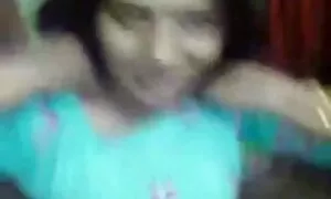 Lấy áo ngực của cô, các người đẹp massage ngực của cô, sau phim sẽ khong che nhat ban đó cô ấy đã tắt cô ấy, từ quần lót của cô lớn, và bắt đầu thủ dâm với những ngón tay và một đồ chơi ở các vị trí khác nhau trên ghế, ném to tiếng la hét.