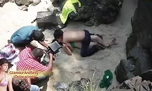 Một người phụ nữ sexy cám dỗ một đối tác ai đi cùng cô vào phòng tắm, âm đạo và phim sẽ khong che nhat ban sau đó tát người phụ nữ trên mông.