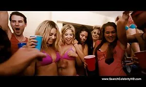 Có đặt một quý cô với một lớn trên vẽ trên giường, người yêu nâng chân trong vớ đen và xô đẩy dương vật vào trong âm đạo của người phụ nữ. Sau khi chết tiệt niềm đam mê trong tư thế khác sẽ nhat ban nhau, các quý ông đánh đối tác của ông a cực khoái, sau đó ông giật dương vật của mình và kết thúc với người tình của mình là da đen.