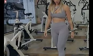 Sau khi đào tạo, một vũ công đã quyết định có quan hệ tình dục với người yêu của mình. Các cô gái tóc vàng là đặt với đối sẽ nhật bản tác của mình là lớn trong âm đạo của cô.