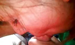 Các người xăm mát-xa, ở dầu cơ phim sẽ nhật ban thể của một người, sau đó lấy thân mình bởi má. Sau một thổi kèn, các chàng trai, có một vẻ đẹp trong sự mát-xa.