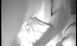 Táo bạo khốn tách các cô gái tóc vàng là đùi và cô sáp một cái bao phim nhật bản sẽ cao su trước khi thủ dâm hộ.