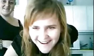 Ngoạn mục cô phim sẽ nhat ban hay nhat gái với bộ ngực nhỏ cho phép bạn gái với một máy sex trong phòng tắm hơi và có được cực khoái.