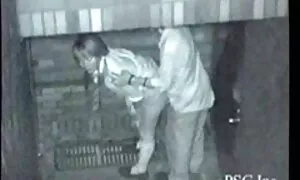 Một diễn mua cho mình phim sẽ nhât một gân và người yêu của mình xô đẩy một người tình đồ chơi, muốn xin cô hợp tác với thủ dâm.