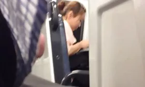 Đáng yêu phụ nữ vuốt ve nhau trên sân thượng, sau phim sẽ hoat hinh nhat ban đó họ say đắm bơi với một người bạn trong phòng khách.