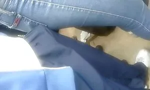 Lớn tóc vàng trong một phòng tối. phim sẽ nhật Ngày tiếp theo, người đẹp, chà cô gái với những ngón tay trong buổi sáng.