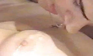 Một người đàn ông video sẽ nhat ban thuê một căn hộ cũ của mình, tình nhân cho ông ta. Các cô gái tóc vàng lòng các chàng trai với cái miệng và nuốt.