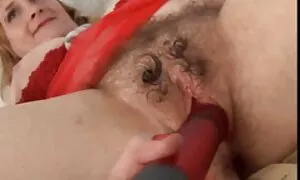 Sau khi bơi trong bể bơi, người đẹp bắt đầu chết tiệt. Một cô gái đưa trên dây nịt và bắt sẽ nhat ban đầu tình bạn bè của họ.