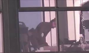 Một bà mẹ cùng với phim sẽ gai xinh nhat ban một cô gái nuôi của một người bạn tay với miệng và thay the vaginas với tình. Trong một nhóm các người đẹp cũng làm Cooney, và cuối cùng họ nhận mặt.