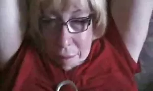 Người phụ nữ đẹp có tình với cô ấy cơ bắp trong quần màu xanh lá cây trong văn phòng. sẽ nhật bản gái đẹp Dư một phụ nữ trong một âm hộ.