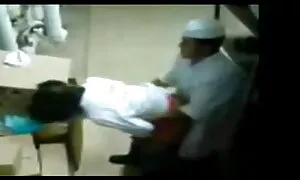 Lớn tình dục với một người mạnh mẽ giả mạo. Các người hai cô gái mông của mình khó thùng. sẽ x nhật bản